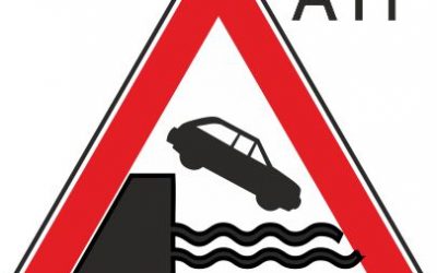 Пътен знак А11 – Пътят води до кей или бряг